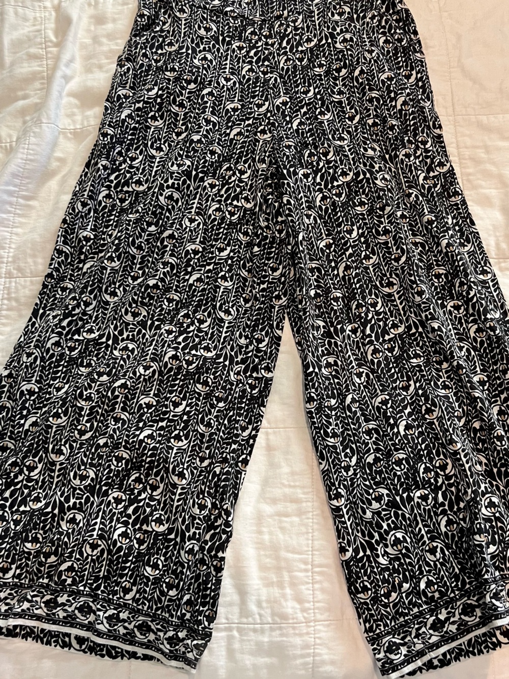 Max Studio Black and White Floral Wide Leg Pants